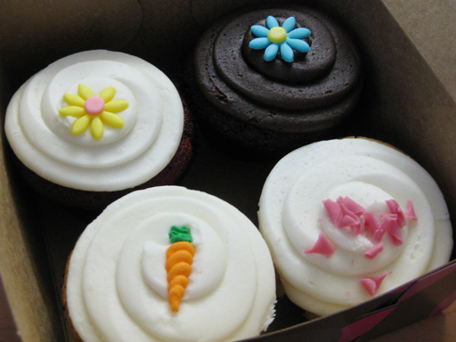 dots_cupcakes